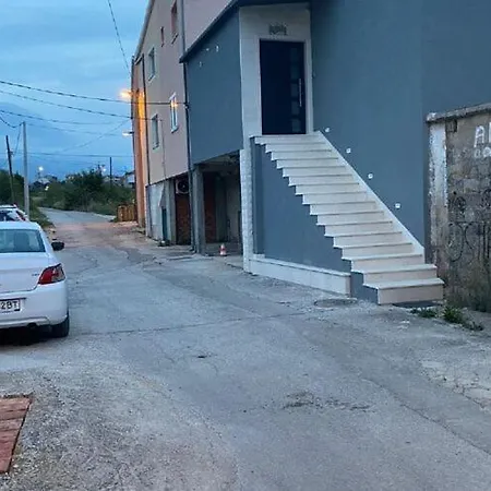 Apartman Andrea - Two Bedroom With Shared Swimming Pool Salona