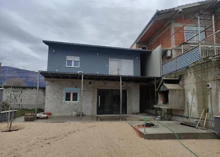 Andrea - Two Bedroom With Shared Swimming Pool Apartman